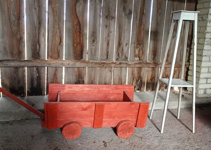 Grajewo ogłoszenia: Duży wóz ozdobny ogrodowy z drewna świerkowego 70 zl, kwietnik 50