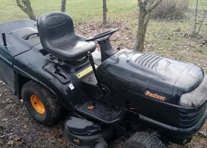 Grajewo ogłoszenia: Sprzedam traktorek kosiarkę  Husqvarna Partner
20 KM